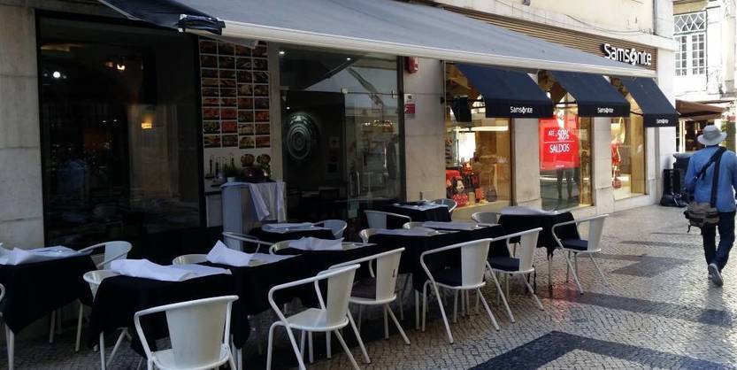 Former pickpocket scams tourists with new restaurant business in Lisbon