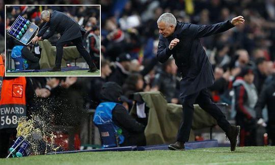 Jose Mourinho throws crate of drinks bottles to the floor in incredible celebration | Daily