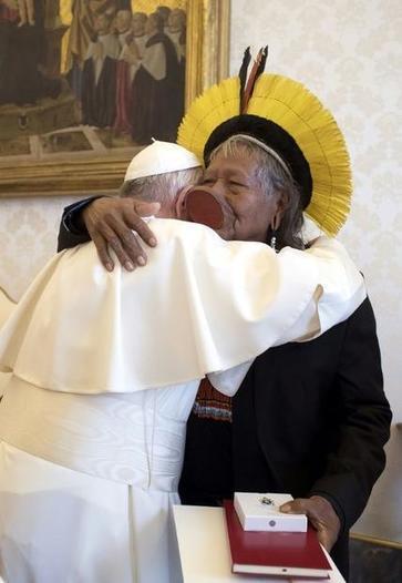 Brazil indigenous chief Raoni meets Pope as Amazon threat rises