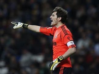 Portuguese club FC Porto want to keep Iker Casillas despite goalkeeper suffering heart attack during training session