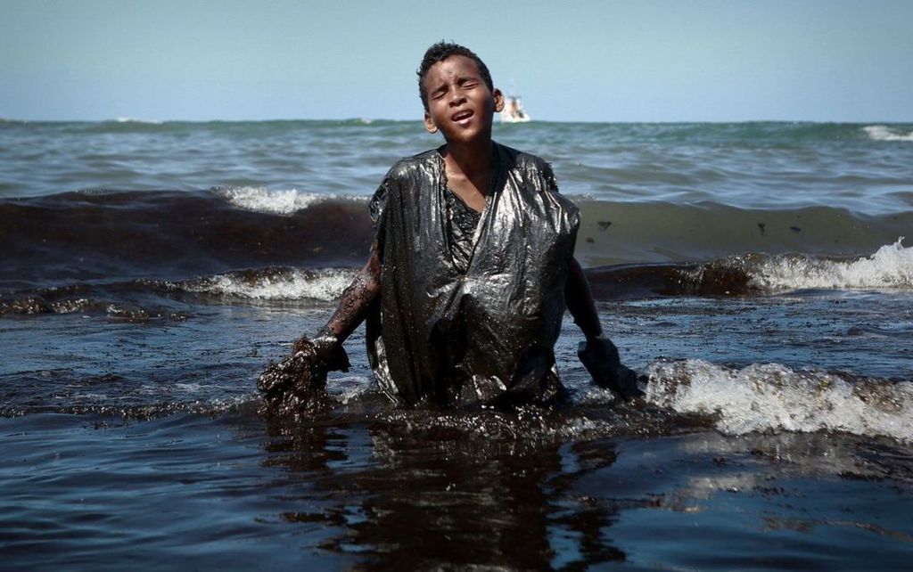 Brazil deploys 5,000 troops as fury mounts at inaction over worst oil spill in country's history -
