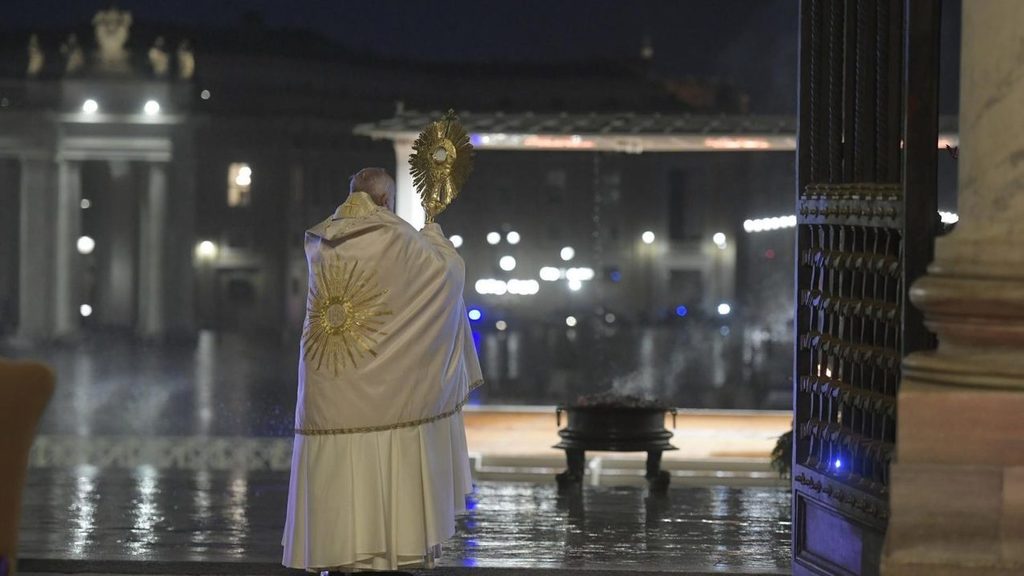 Pope’s special Urbi et Orbi blessing: ‘God turns everything to our good’ -