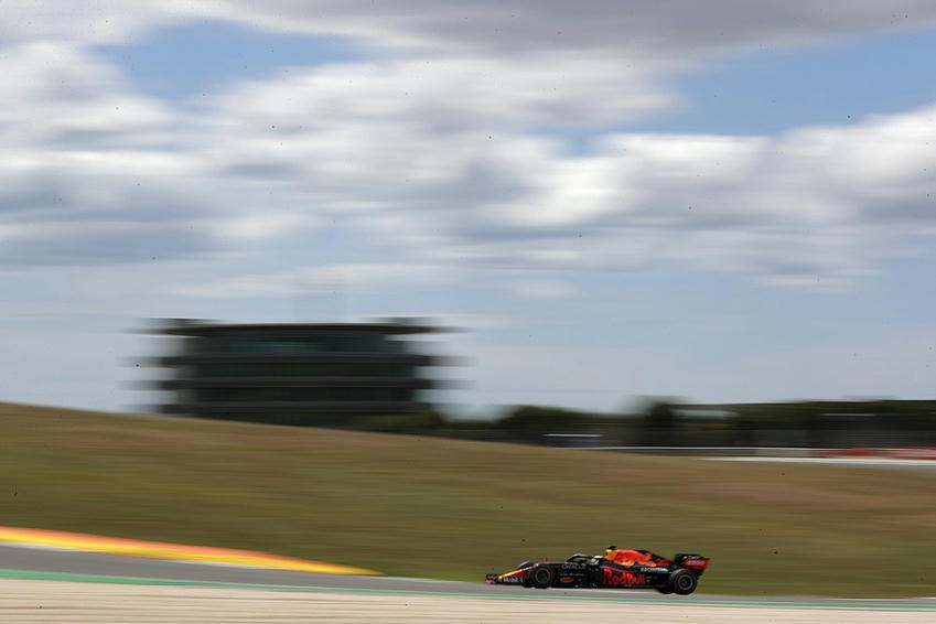 F1 drivers struggle on Portuguese track -