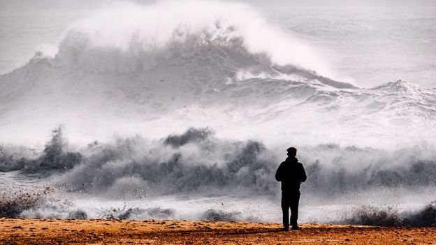 How a Portuguese fishing village tamed a 100ft wave 