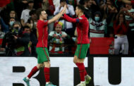 Portugal beat Turkey to keep World Cup qualification hopes alive